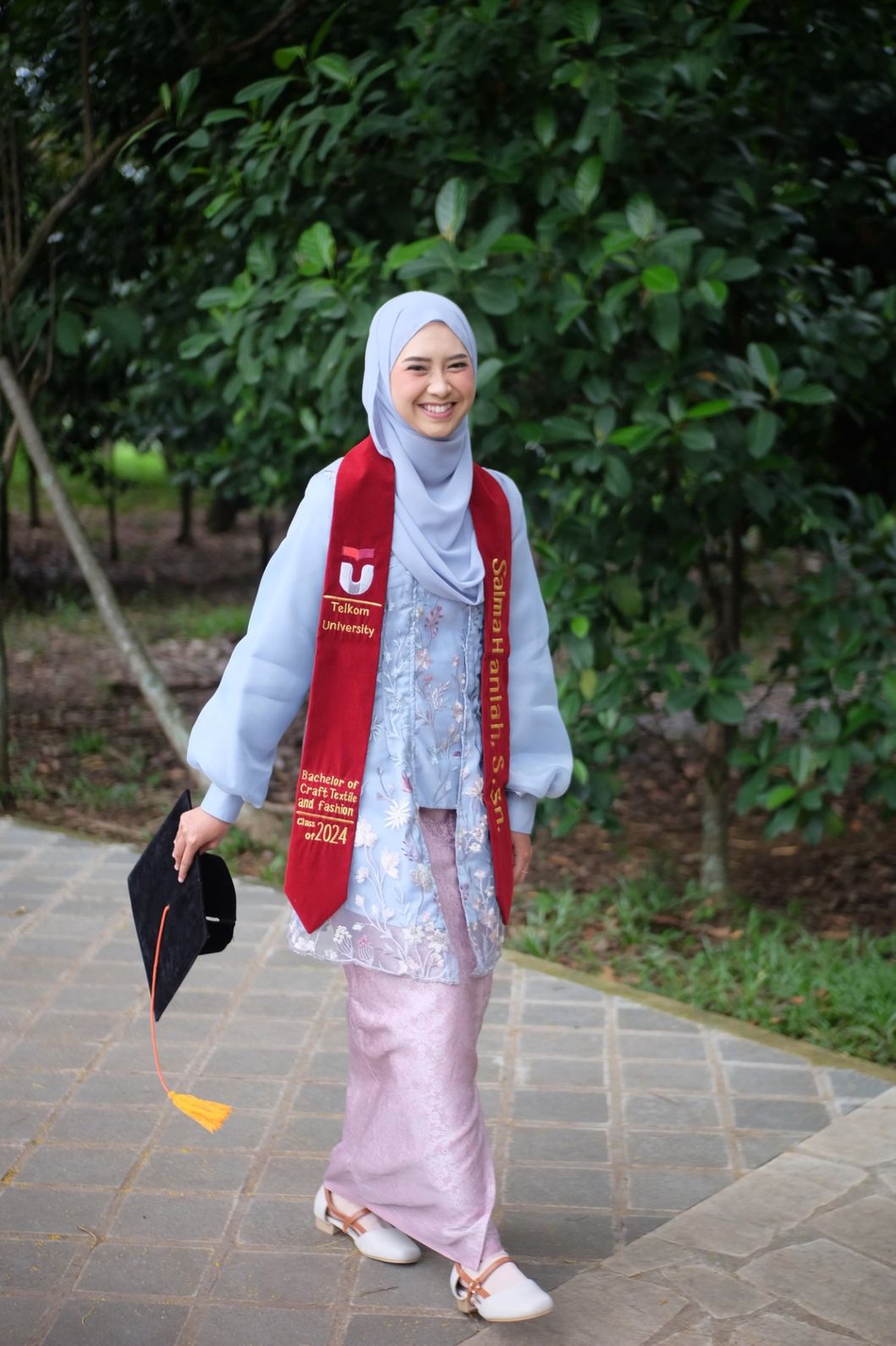 Gambar Costum Kebaya
